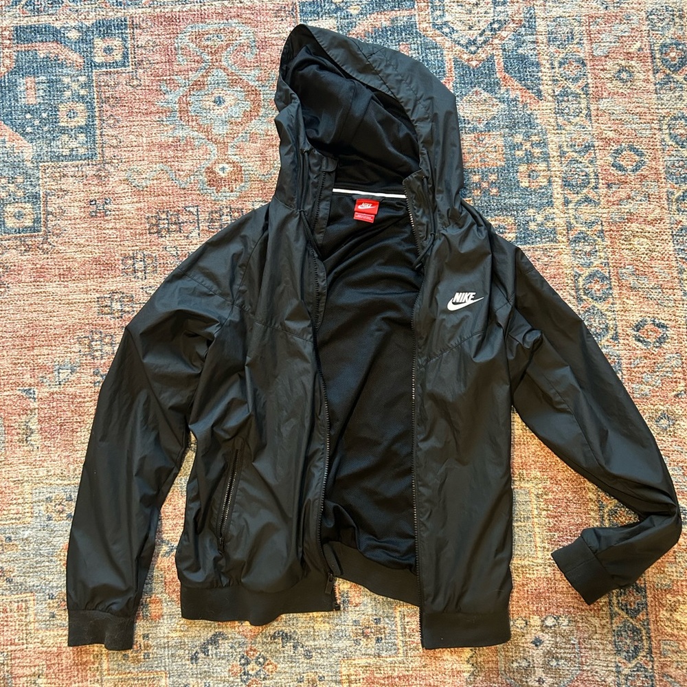Nike windbreaker size medium